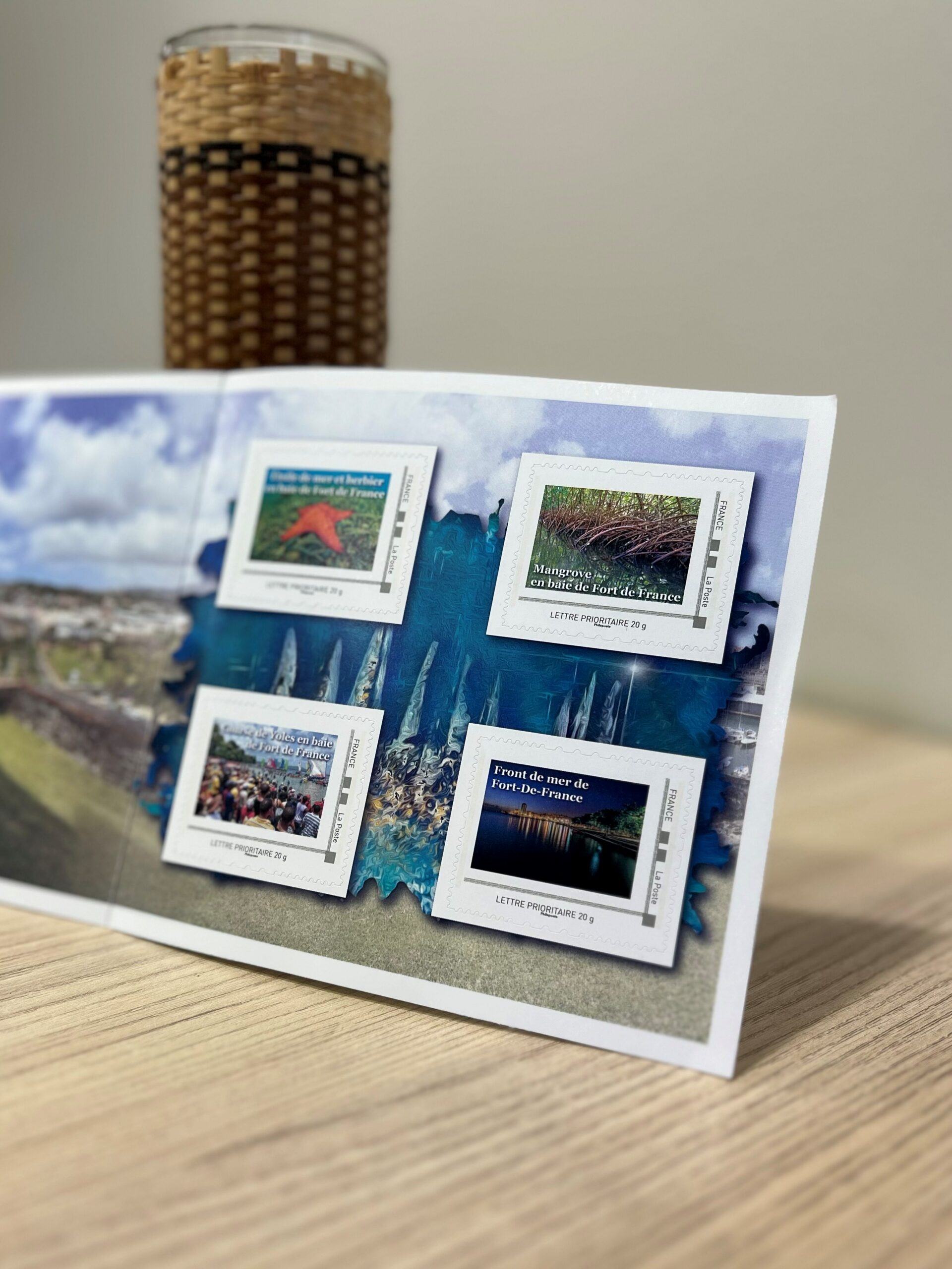 Collector 4 timbres - Carnet de voyage - Nouvelle-Aquitaine - Terres de Vignes - Lettre Verte - La Poste Collector 4 timbres - Carnet de voyage - Nouvelle-Aquitaine - Terres de Vignes - Lettre Verte - La Poste